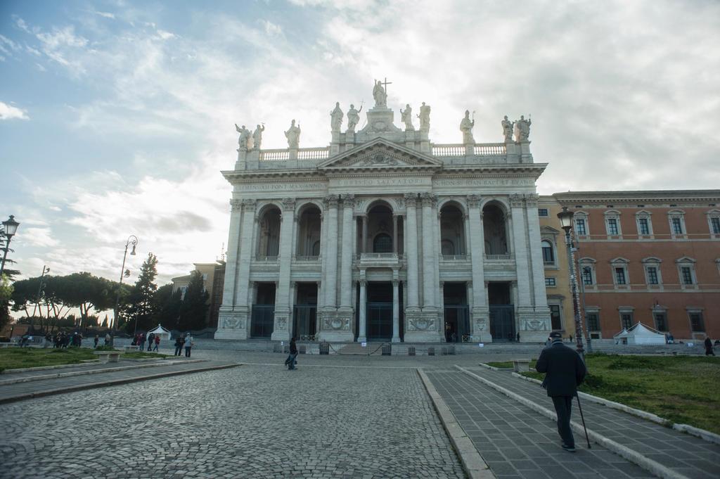 Отель Crossing Roma 1 Экстерьер фото